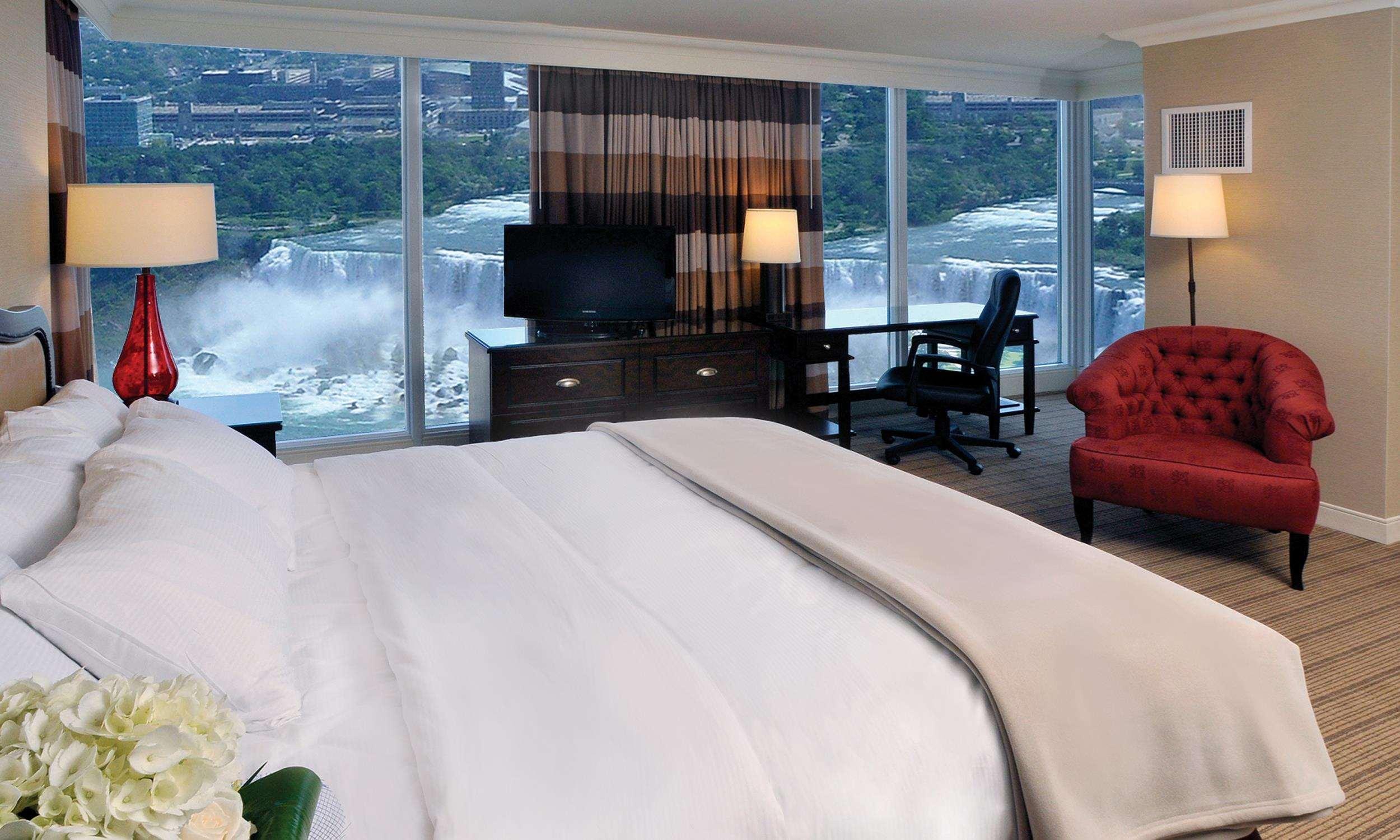 Hilton Niagara Falls/ Fallsview Hotel And Suites Exterior photo