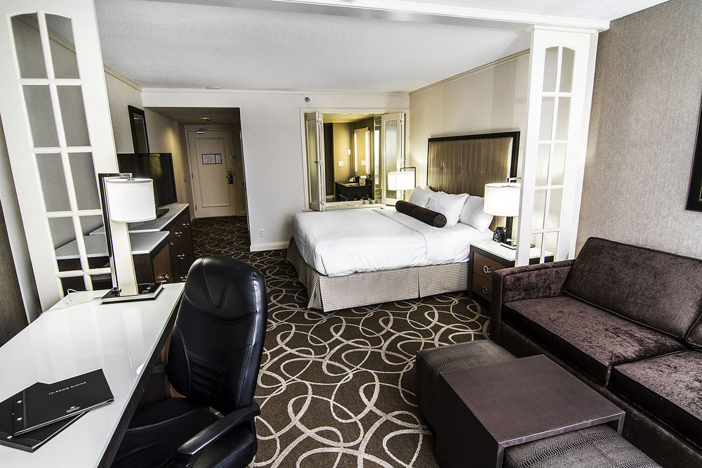 Hilton Niagara Falls/ Fallsview Hotel And Suites Exterior photo